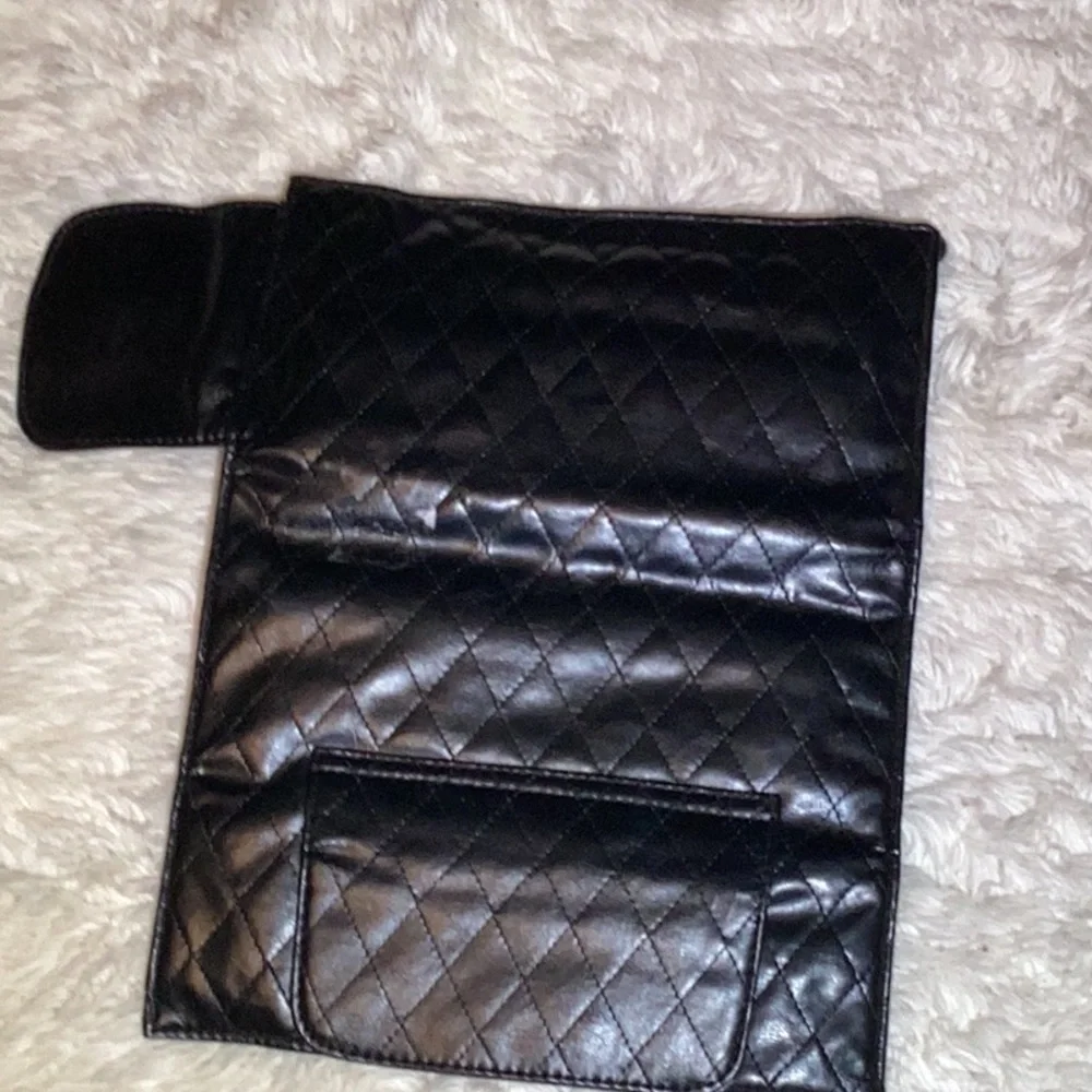 Saks Fifth Avenue Black Brush cosmetic makeup set